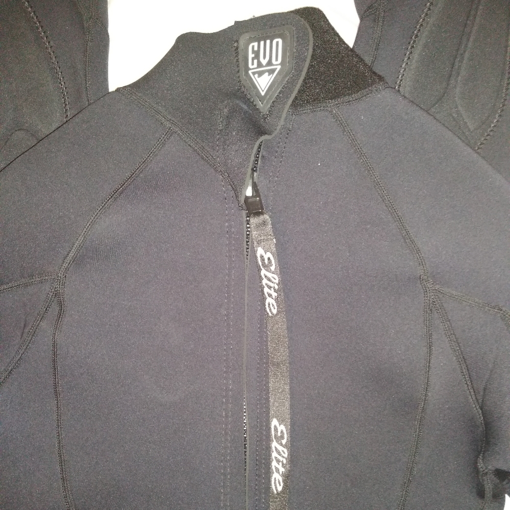 Used.EVO Elite scuba 3mm Wetsuit Size 7/8